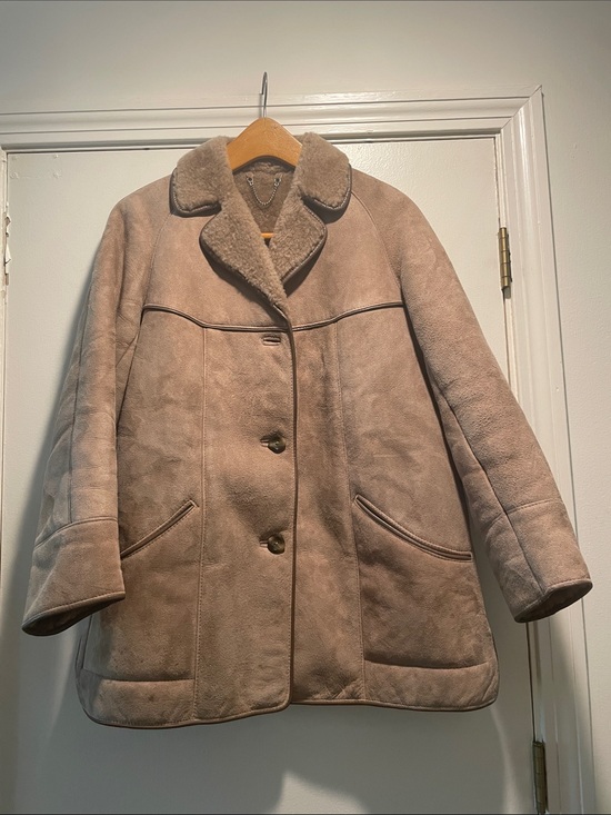 Sheepskin Warehouse Jackets & Blazers - Genuine Sheepskin Warehouse Vintage Taupe Teddy Shearling Square Button Jacket